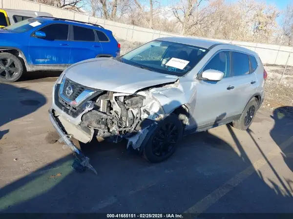 KNMAT2MV2HP555791 2017 NISSAN ROGUE - Image 2