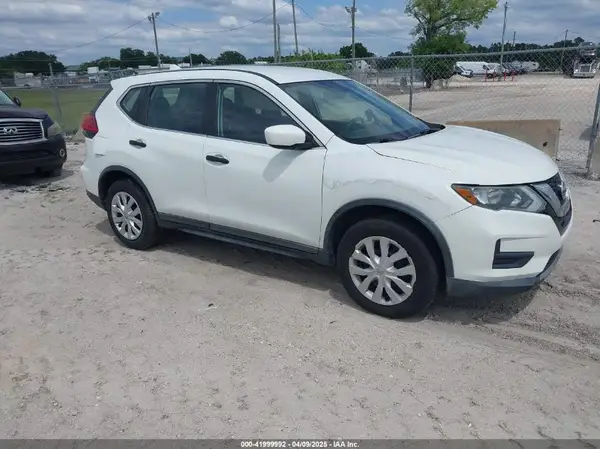 KNMAT2MV2HP560411 2017 NISSAN ROGUE - Image 1