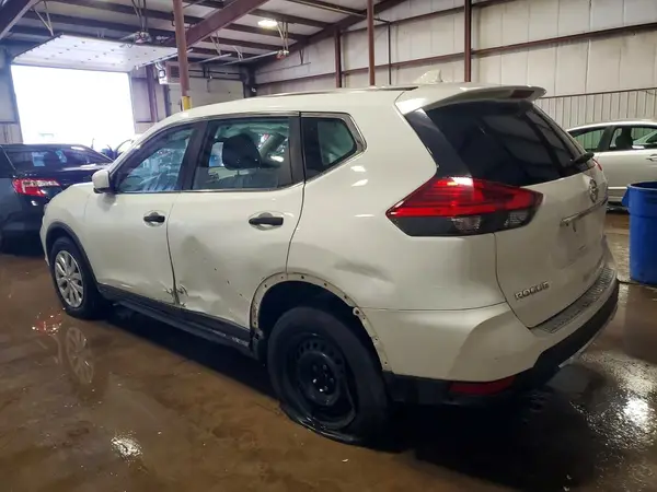 KNMAT2MV2HP562577 2017 NISSAN ROGUE - Image 2
