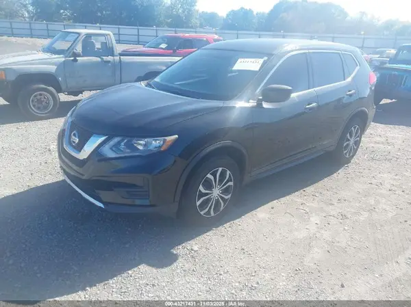 KNMAT2MV2HP565527 2017 NISSAN ROGUE - Image 2