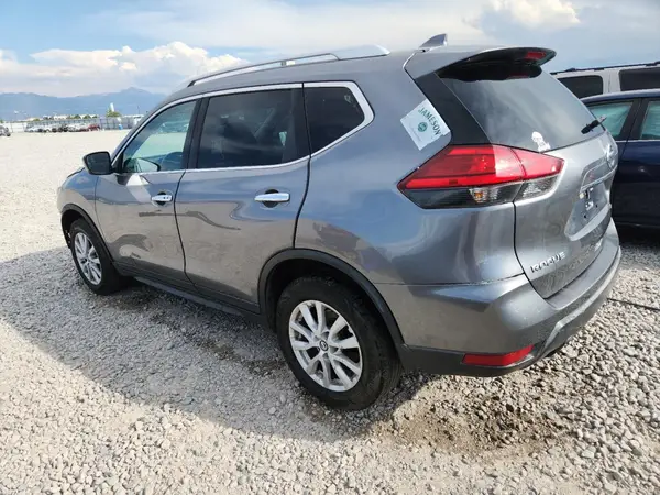 KNMAT2MV2HP567858 2017 NISSAN ROGUE - Image 2