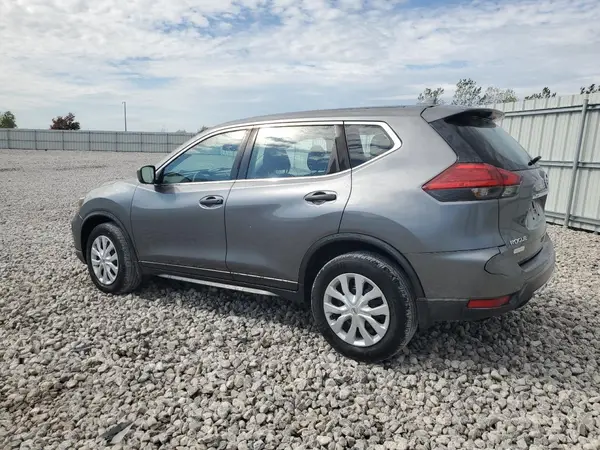 KNMAT2MV2HP569142 2017 NISSAN ROGUE - Image 2