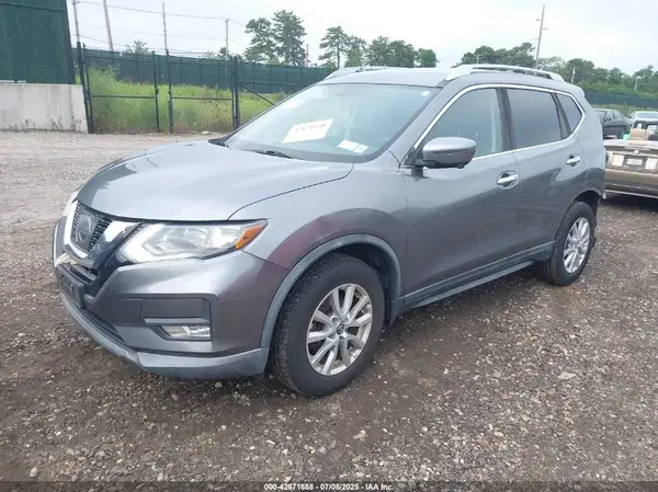 KNMAT2MV2HP581419 2017 NISSAN ROGUE - Image 2