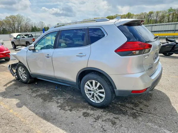 KNMAT2MV2HP582201 2017 NISSAN ROGUE - Image 2