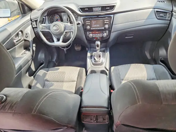 KNMAT2MV2HP582201 2017 NISSAN ROGUE - Image 8