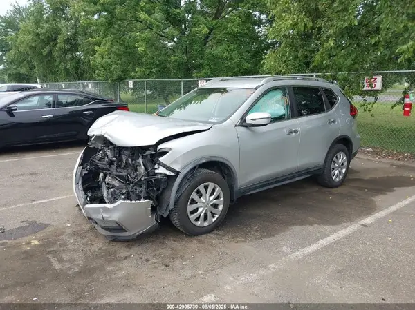 KNMAT2MV2HP590315 2017 NISSAN ROGUE - Image 2