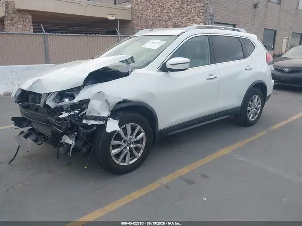 KNMAT2MV2HP592873 2017 NISSAN ROGUE - Image 2