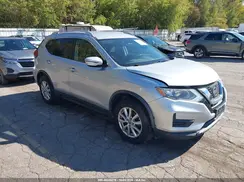KNMAT2MV2HP597779 2017 NISSAN ROGUE