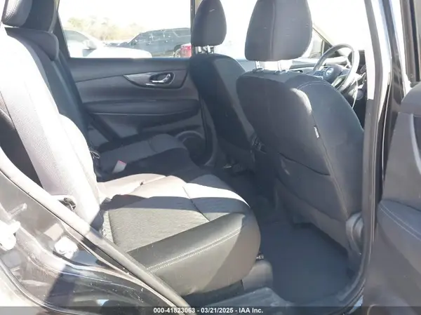 KNMAT2MV2HP600714 2017 NISSAN ROGUE - Image 8