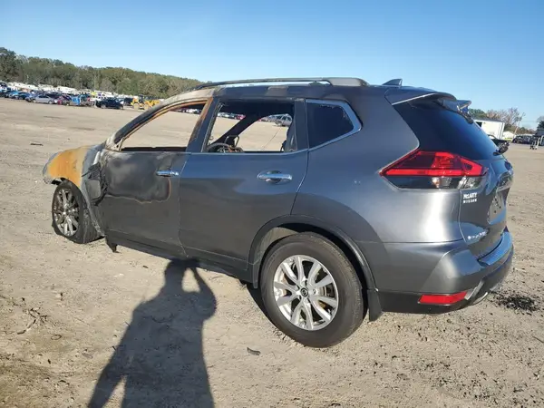 KNMAT2MV2HP604696 2017 NISSAN ROGUE - Image 2