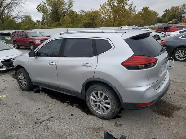 KNMAT2MV2HP605783 2017 NISSAN ROGUE - Image 2