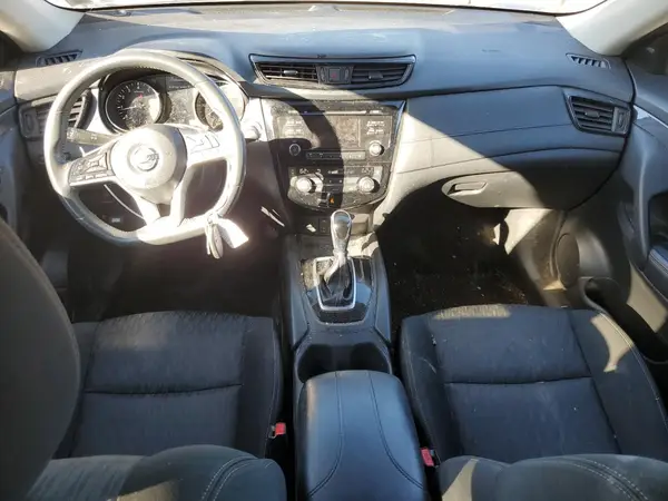 KNMAT2MV2HP606657 2017 NISSAN ROGUE - Image 8