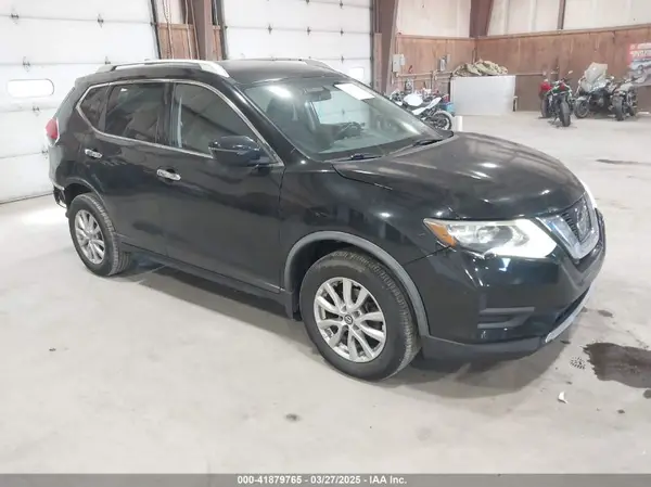 KNMAT2MV2HP608540 2017 NISSAN ROGUE - Image 1