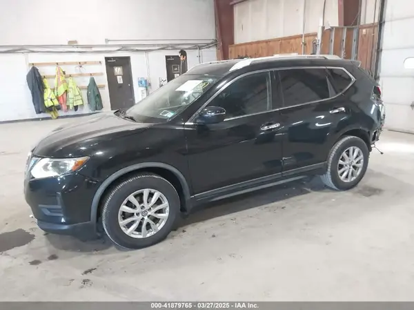 KNMAT2MV2HP608540 2017 NISSAN ROGUE - Image 2