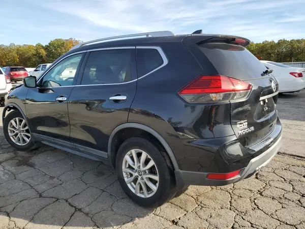 KNMAT2MV2HP609722 2017 NISSAN ROGUE - Image 2