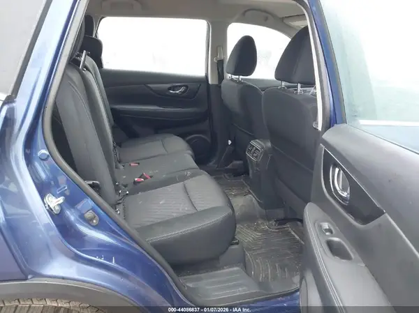 KNMAT2MV2HP610823 2017 NISSAN ROGUE - Image 8