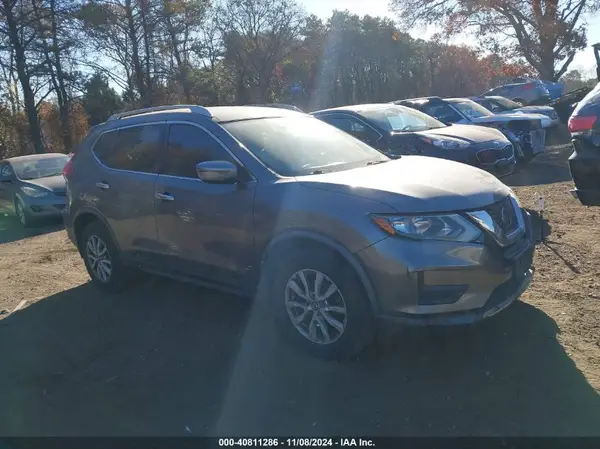 KNMAT2MV2HP611633 2017 NISSAN ROGUE - Image 1