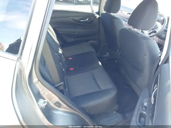 KNMAT2MV2HP614399 2017 NISSAN ROGUE - Image 8