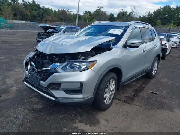 KNMAT2MV2JP507830 2018 NISSAN ROGUE - Image 2