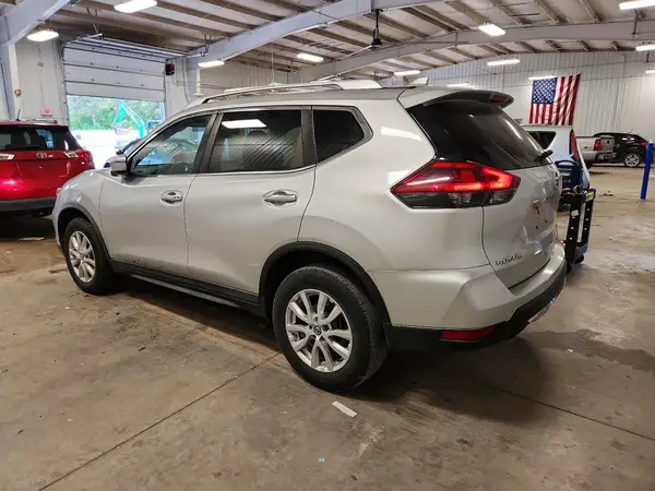 KNMAT2MV2JP512641 2018 NISSAN ROGUE - Image 2