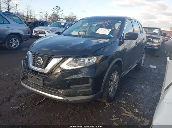 KNMAT2MV2JP515684 2018 NISSAN ROGUE - Image 2