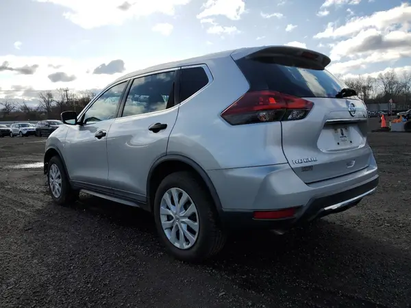 KNMAT2MV2JP519928 2018 NISSAN ROGUE - Image 2