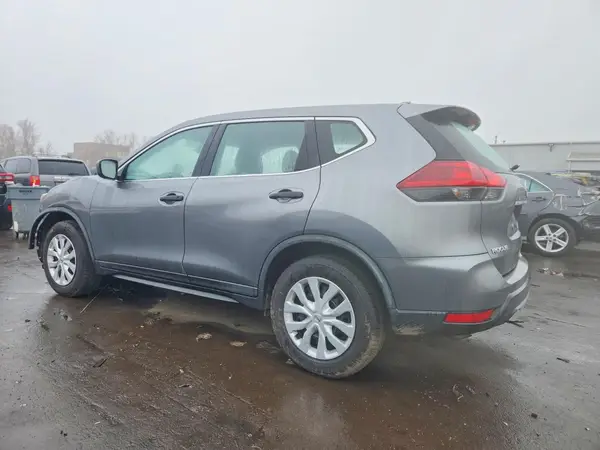KNMAT2MV2JP520447 2018 NISSAN ROGUE - Image 2