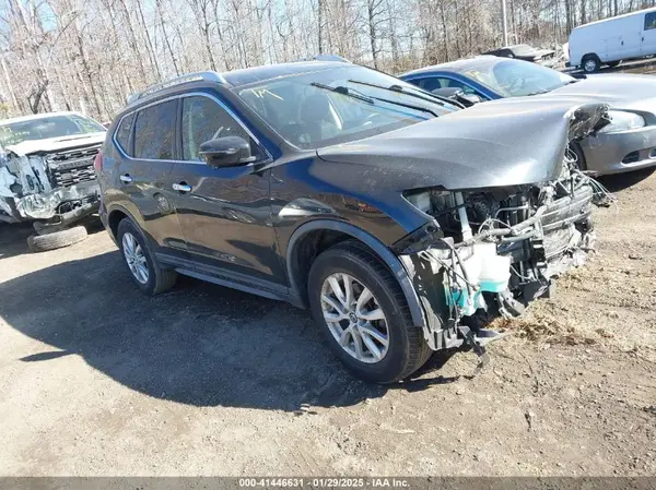 KNMAT2MV2JP523011 2018 NISSAN ROGUE - Image 1
