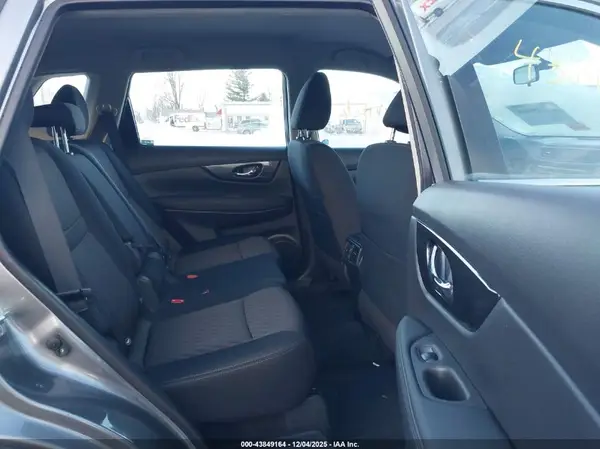 KNMAT2MV2JP528497 2018 NISSAN ROGUE - Image 8