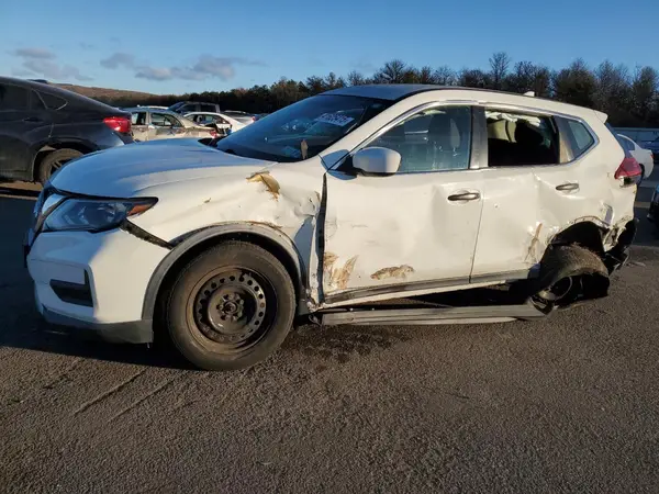 KNMAT2MV2JP529701 2018 NISSAN ROGUE - Image 1