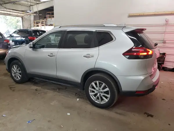 KNMAT2MV2JP530122 2018 NISSAN ROGUE - Image 2