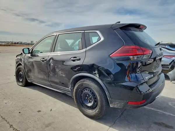 KNMAT2MV2JP530136 2018 NISSAN ROGUE - Image 2