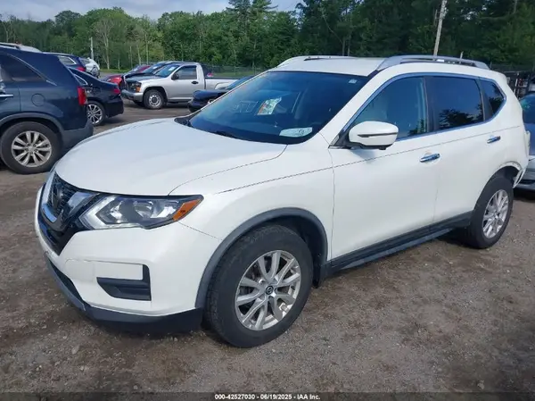 KNMAT2MV2JP532484 2018 NISSAN ROGUE - Image 2