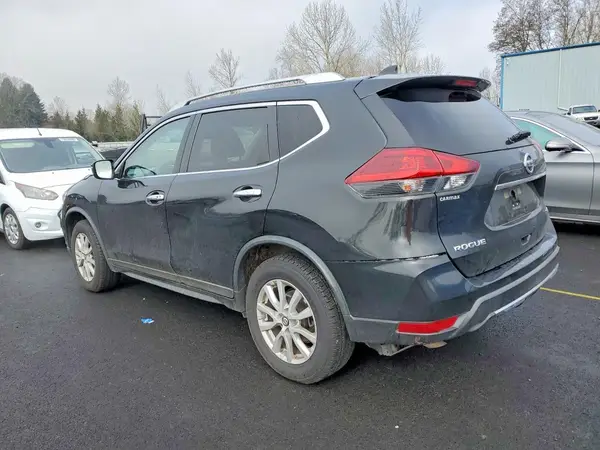 KNMAT2MV2JP533831 2018 NISSAN ROGUE - Image 2