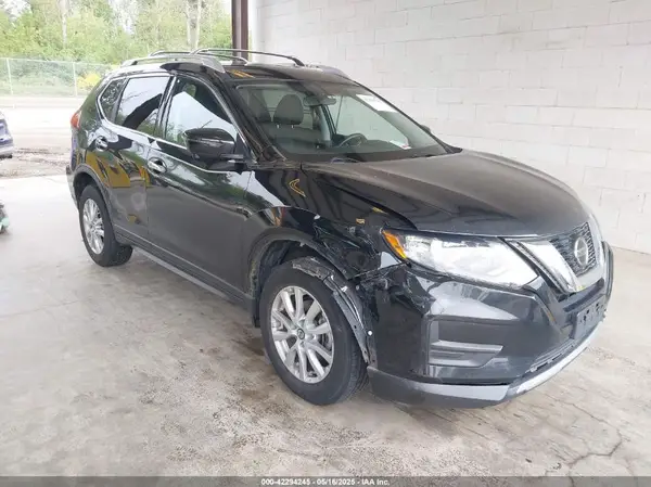 KNMAT2MV2JP535336 2018 NISSAN ROGUE - Image 1