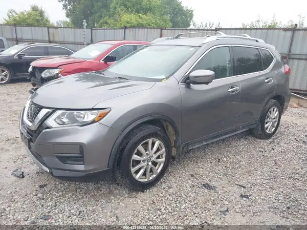 KNMAT2MV2JP536714 2018 NISSAN ROGUE - Image 2