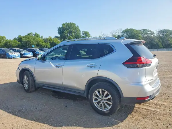 KNMAT2MV2JP537376 2018 NISSAN ROGUE - Image 2