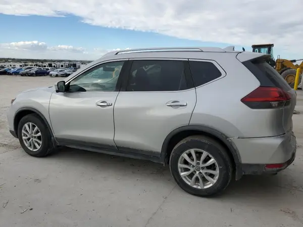 KNMAT2MV2JP539600 2018 NISSAN ROGUE - Image 2