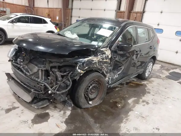 KNMAT2MV2JP544201 2018 NISSAN ROGUE - Image 2