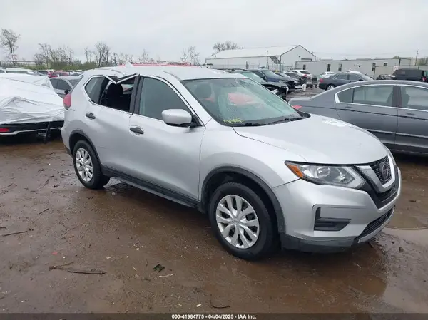 KNMAT2MV2JP545414 2018 NISSAN ROGUE - Image 1