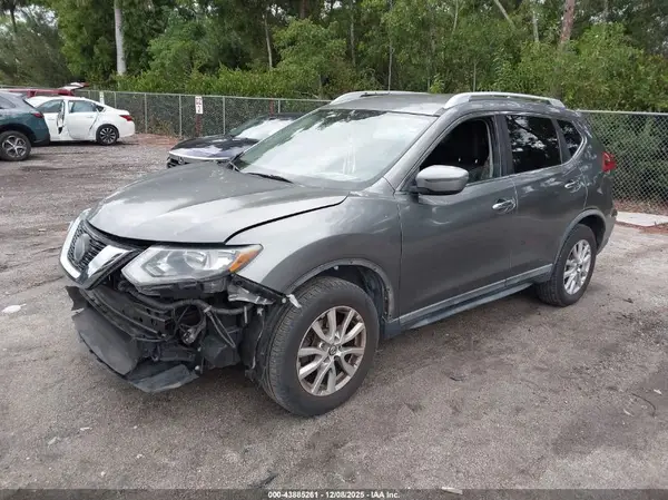 KNMAT2MV2JP549916 2018 NISSAN ROGUE - Image 2