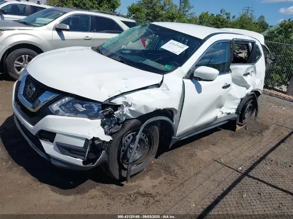 KNMAT2MV2JP551133 2018 NISSAN ROGUE - Image 2