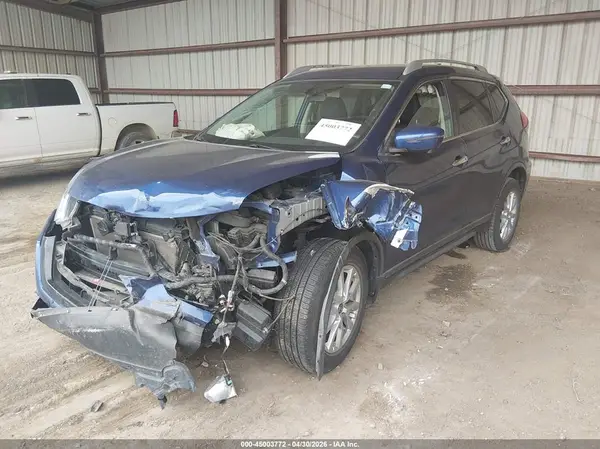 KNMAT2MV2JP556526 2018 NISSAN ROGUE - Image 2