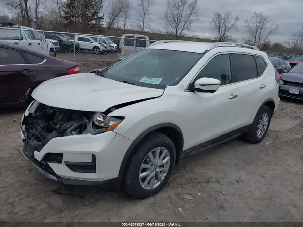 KNMAT2MV2JP556770 2018 NISSAN ROGUE - Image 2