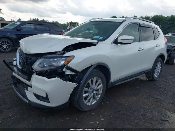 KNMAT2MV2JP557062 2018 NISSAN ROGUE - Image 2