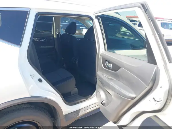 KNMAT2MV2JP563024 2018 NISSAN ROGUE - Image 8