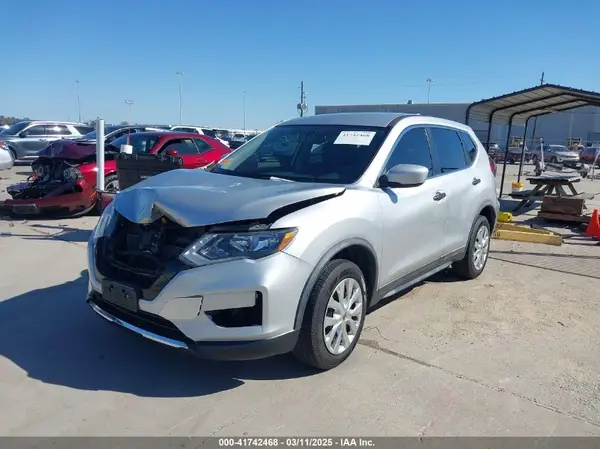 KNMAT2MV2JP564755 2018 NISSAN ROGUE - Image 1