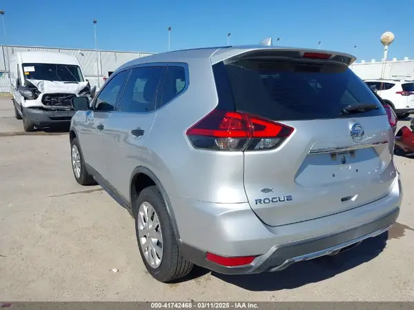 KNMAT2MV2JP564755 2018 NISSAN ROGUE - Image 2