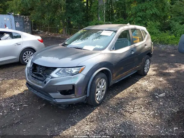 KNMAT2MV2JP566571 2018 NISSAN ROGUE - Image 2