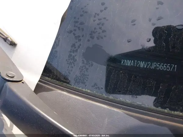KNMAT2MV2JP566571 2018 NISSAN ROGUE - Image 8
